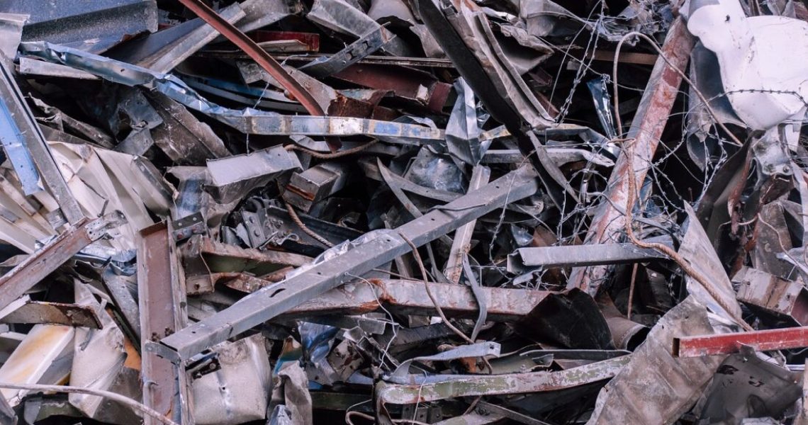 Comment_se_débarrasser_efficacement_de_la_ferraille_chez_soi_?