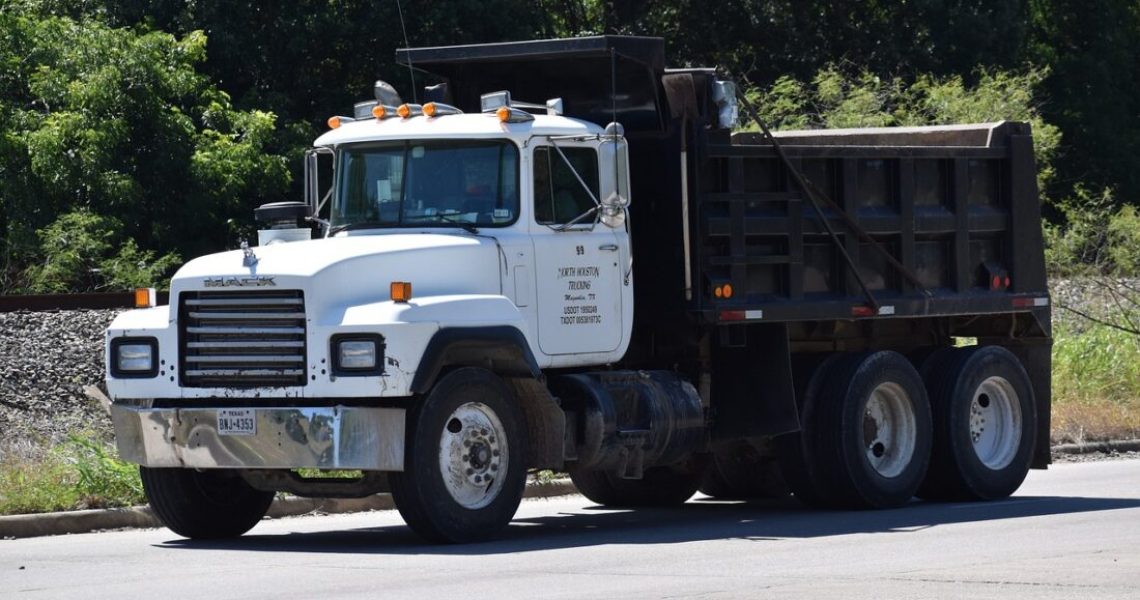 Conseils_pour_louer_une_benne_lors_du_déblaiement_d_une_maison_:_Simplifiez_le_processus