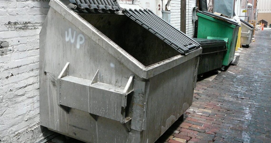 La_déchetterie_:_une_option_pour_se_débarrasser_de_vos_vieux_vêtements_?